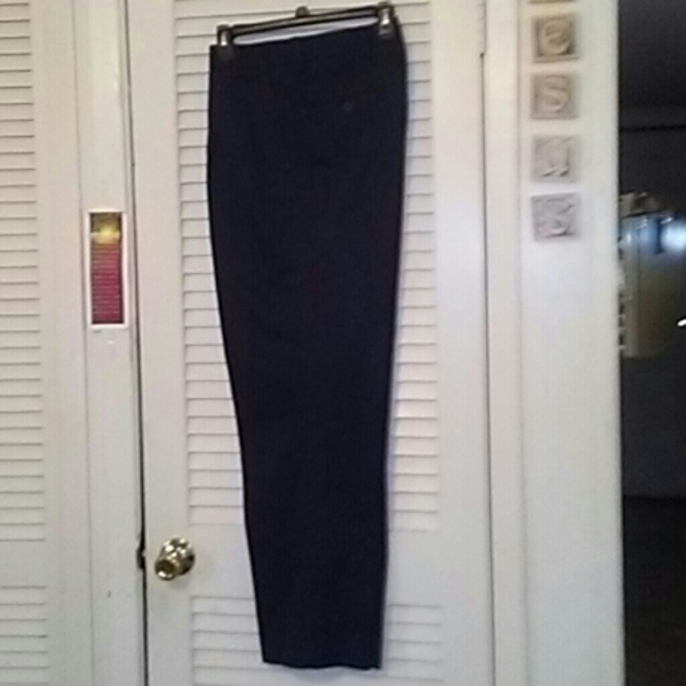 COPY - SIZE 30/32 DOCKERS PLEATED CASSIC FIT MEN PANTS